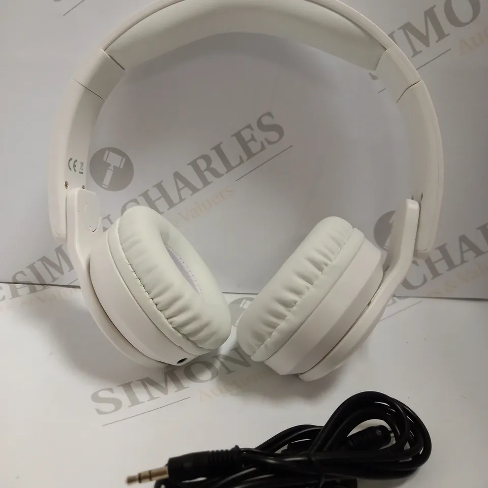 NO FEAR WIRELESS HEADSET - WHITE 