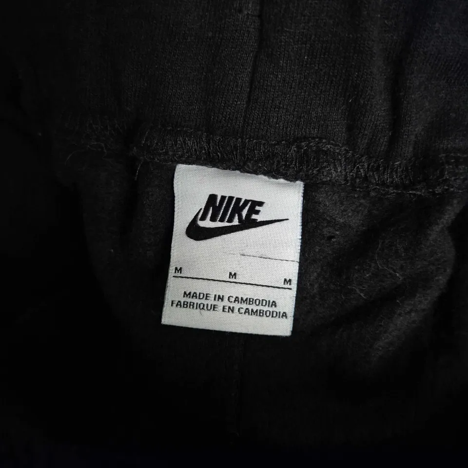 NIKE SPORTSWEAR SHORTS JOGGERS – BLACK, SIZE M