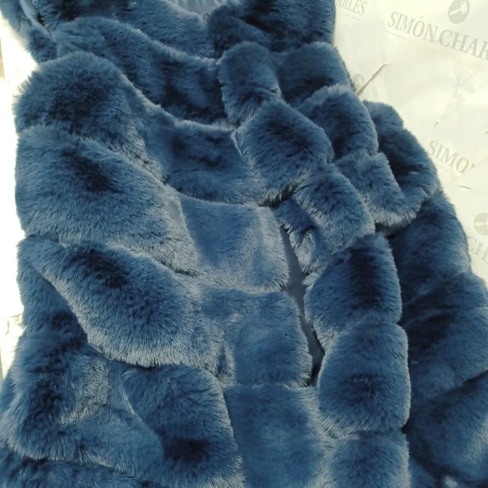 APPROXIMATELY 5 CLOTHING INCLUDING: SLEEVLESS FUR JACKETS BY FRANK USHER (ALL OF DIFFERENT SIZES AND COLOURS)
