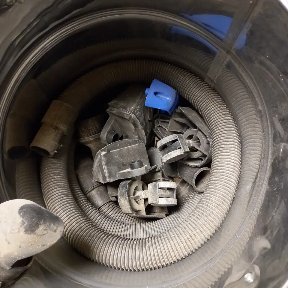 VACMASTER WET AND DRY VACUUM CLEANER 