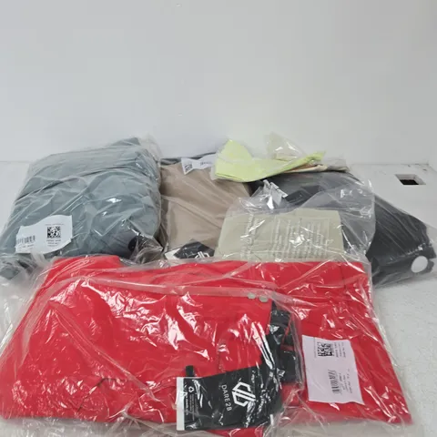 25 X ASSORTED BRAND NEW REGATTA CLOTHING PRODUCTS IN VARIOUS STYLES & SIZES