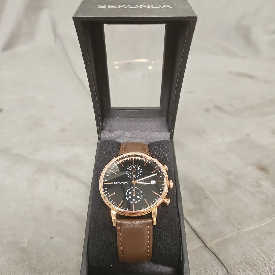 SEKONDA CHRONOGRAPH WATCH WITH BROWN LEATHER STRAP 