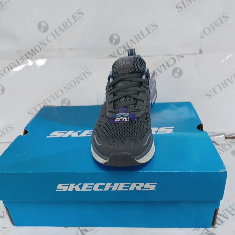 BOXED SKECHERS CHARCOAL MOTION LACE UP TRAINERS- SIZE 3 