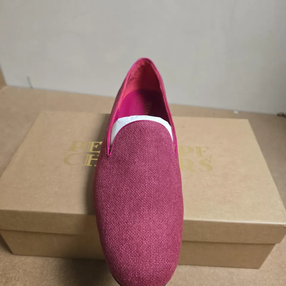 BOXED PAIR OF PENELOPE CHILVERS WOMEN'S PINK SUEDE SLIP-ON SHOES UK 8