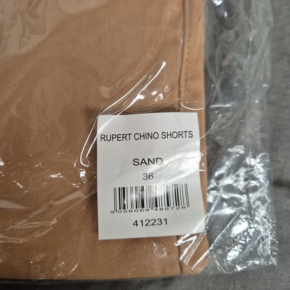 BAGGED RYDALE RUPERT CHINO SHORTS – SAND, UK 36