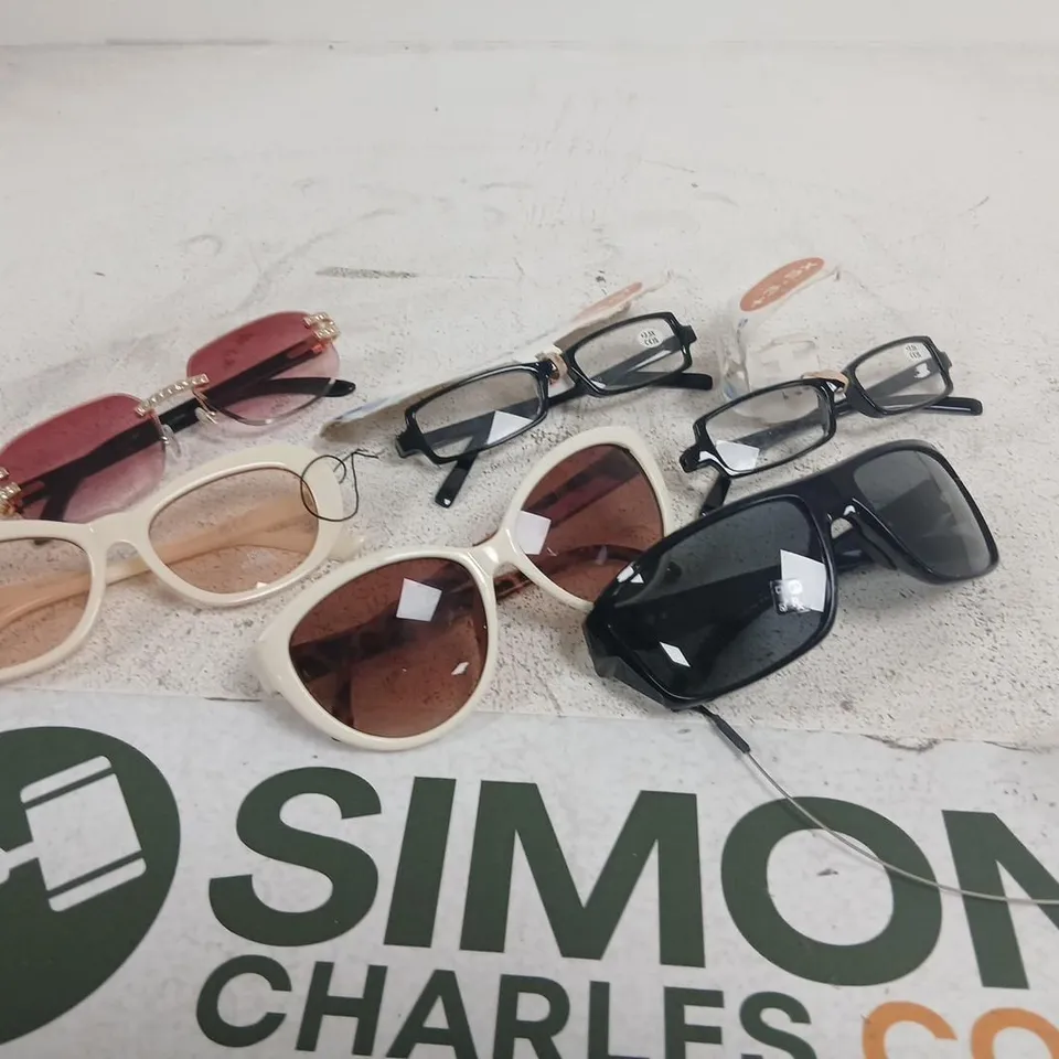 LARGE QUANTITY OF ASSORTED GLASSES AND ACCESSORIES