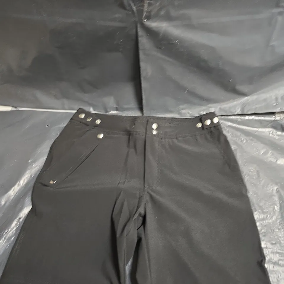 AQUANAUTIA LONDON MEN'S SHORTS WITH WATERPROOF POCKET IN BLACK – XS