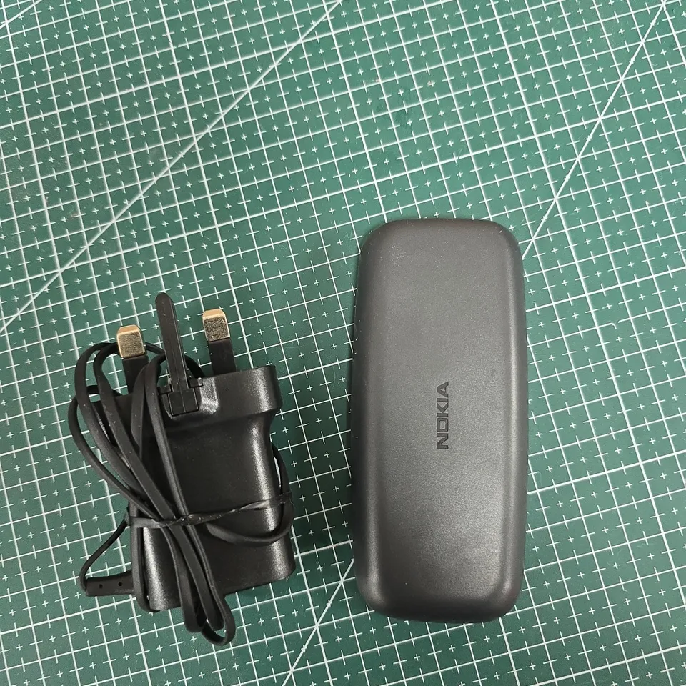 NOKIA MOBILE PHONE – CHARGER INCLUDED
