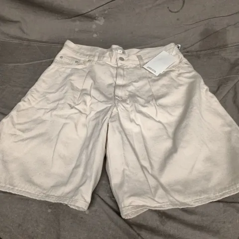 COS WOMEN'S SHORTS β LIGHT BEIGE, UK 12