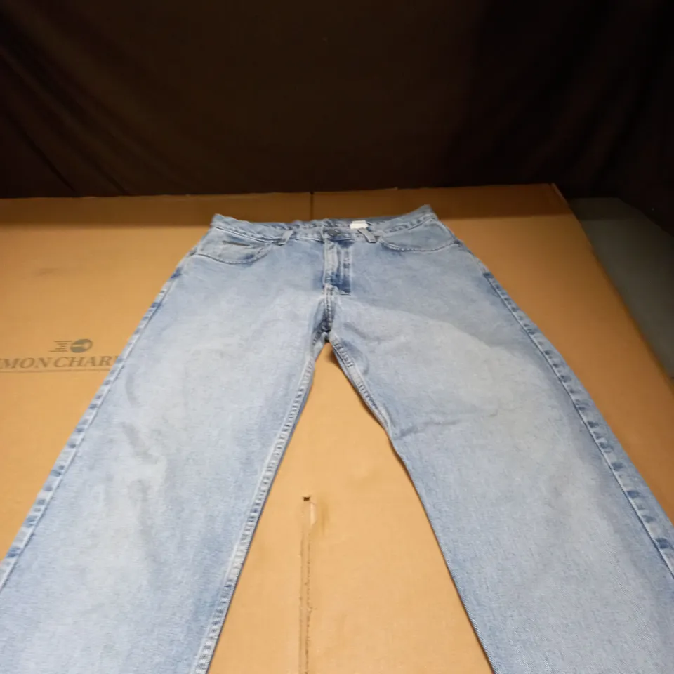 PALE BLUE CALVIN KLEIN JEANS SIZE 31