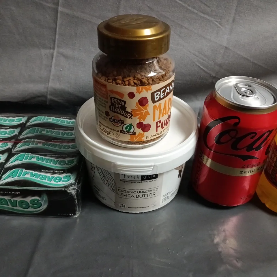 APPROXIMATELY 10 ASSORTED FOOD AND DRINK ITEMS TO INCLUDE FRUIT SHOOT, COCA-COLA AND CHEWING GUMS
