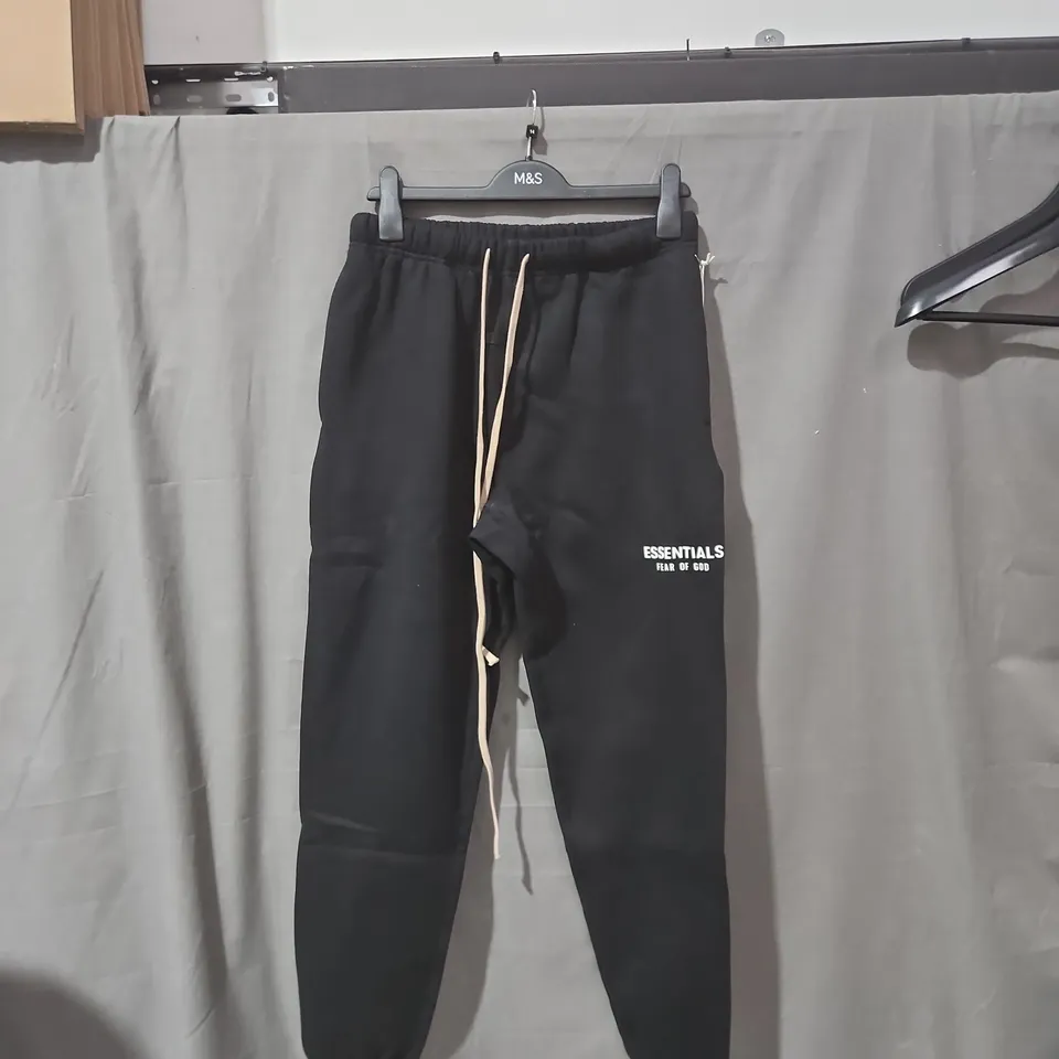 FEAR OF GOD ESSENTIALS SWEATPANTS – BLACK – SIZE S
