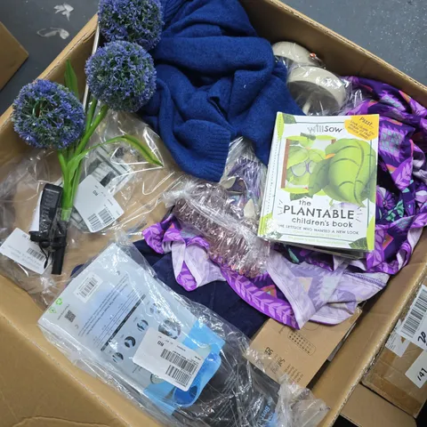 BOX OF APPROXIMATELY 15 ASSORTED ITEMS TO INCLUDE - CHILDREN'S BOOKS , CLOTHING , ETC