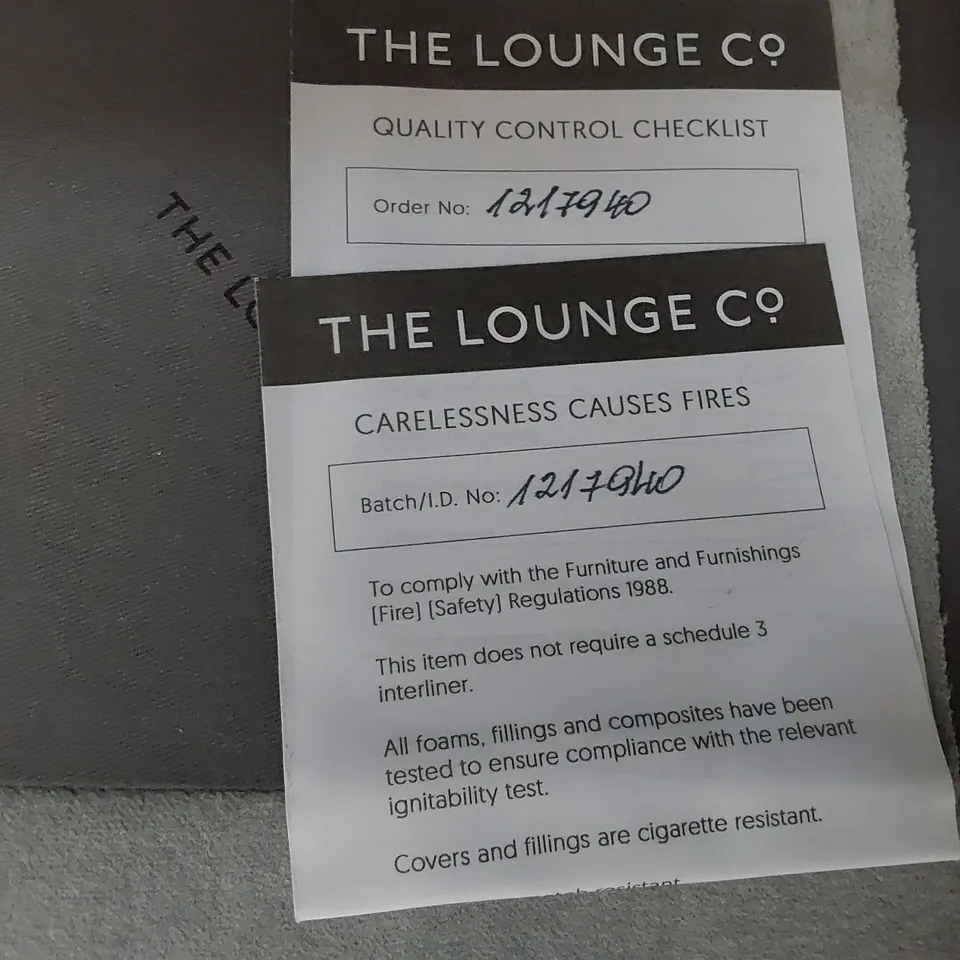 QUALITY BRITISH DESIGNER LOUNGE Co. PERIOD STYLE THREE SEATER SOFA GREY PLUS FABRIC 