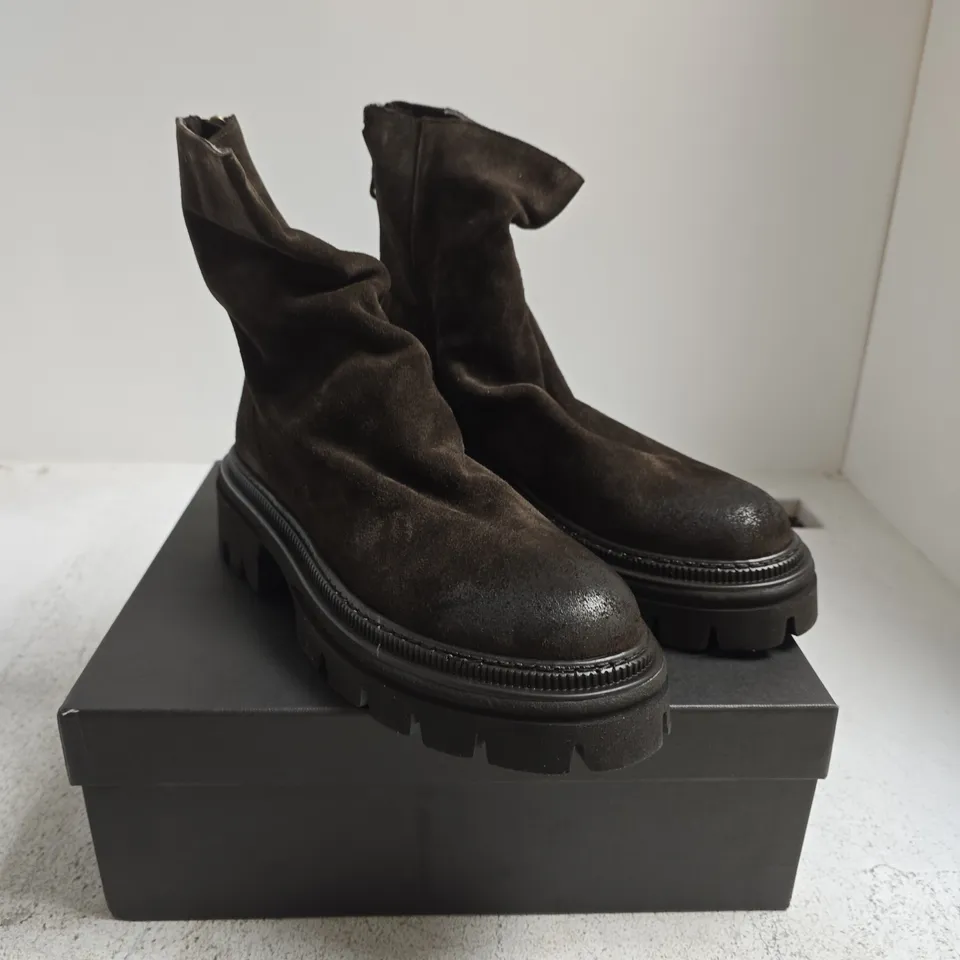 MIMMU BLACK SUEDE BOOTS - 10