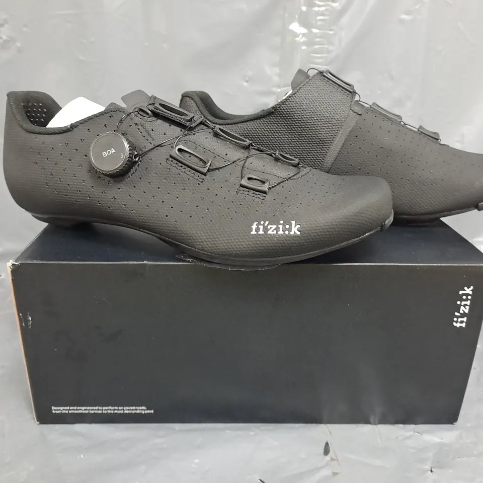 BOXED PAIR OF FI'ZI:K TEMPO SHOES IN BLACK SIZE UK 8.5