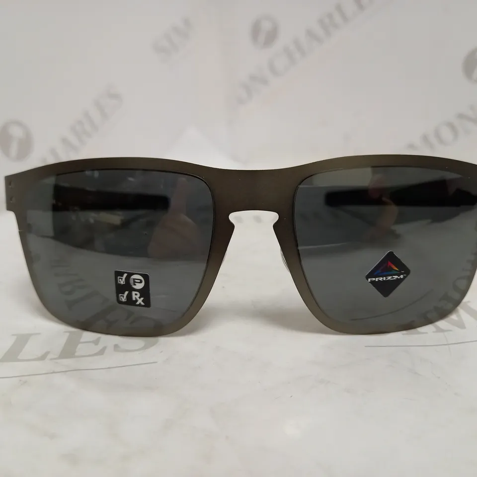 OAKLEY SQUARE BLACK SUNGLASSES RRP £207