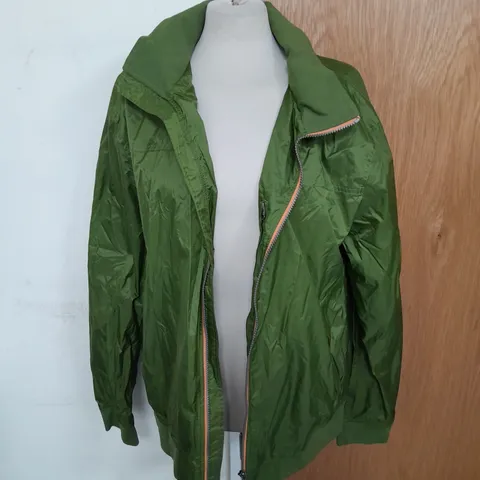 TIMBALAND WATERPROOF JACKET WITH ZIP AWAY HOOD IN GREEN AND ORANGE SIZE XL