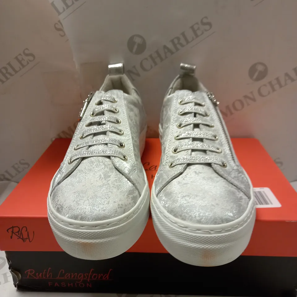 RUTH LANGSFORD SILVER ZIP TRAINERS - SIZE 4