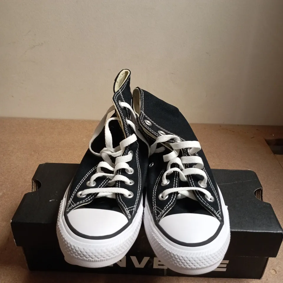 BOXED PAIR OF CONVERSE CHUCK TAYLOR ALL STAR HIGH TOP SNEAKERS – BLACK, UK 5