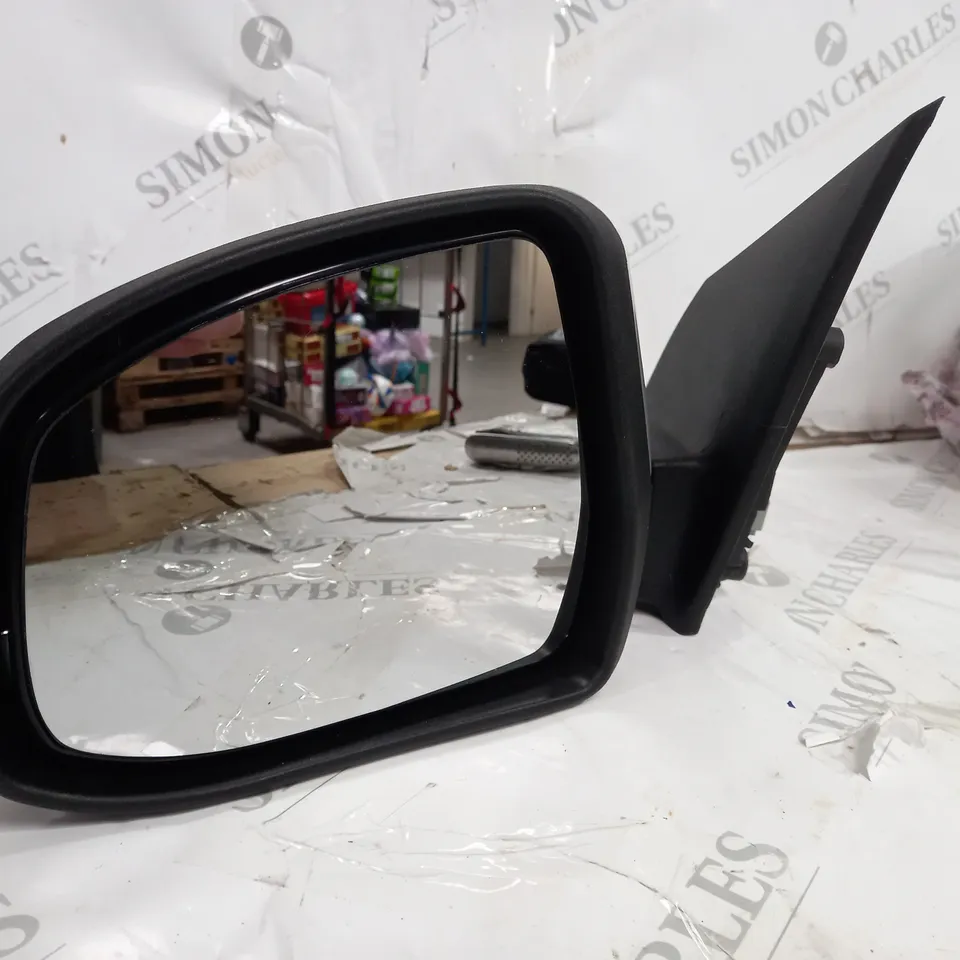 GREY WING MIRROR for unknow vehicle  