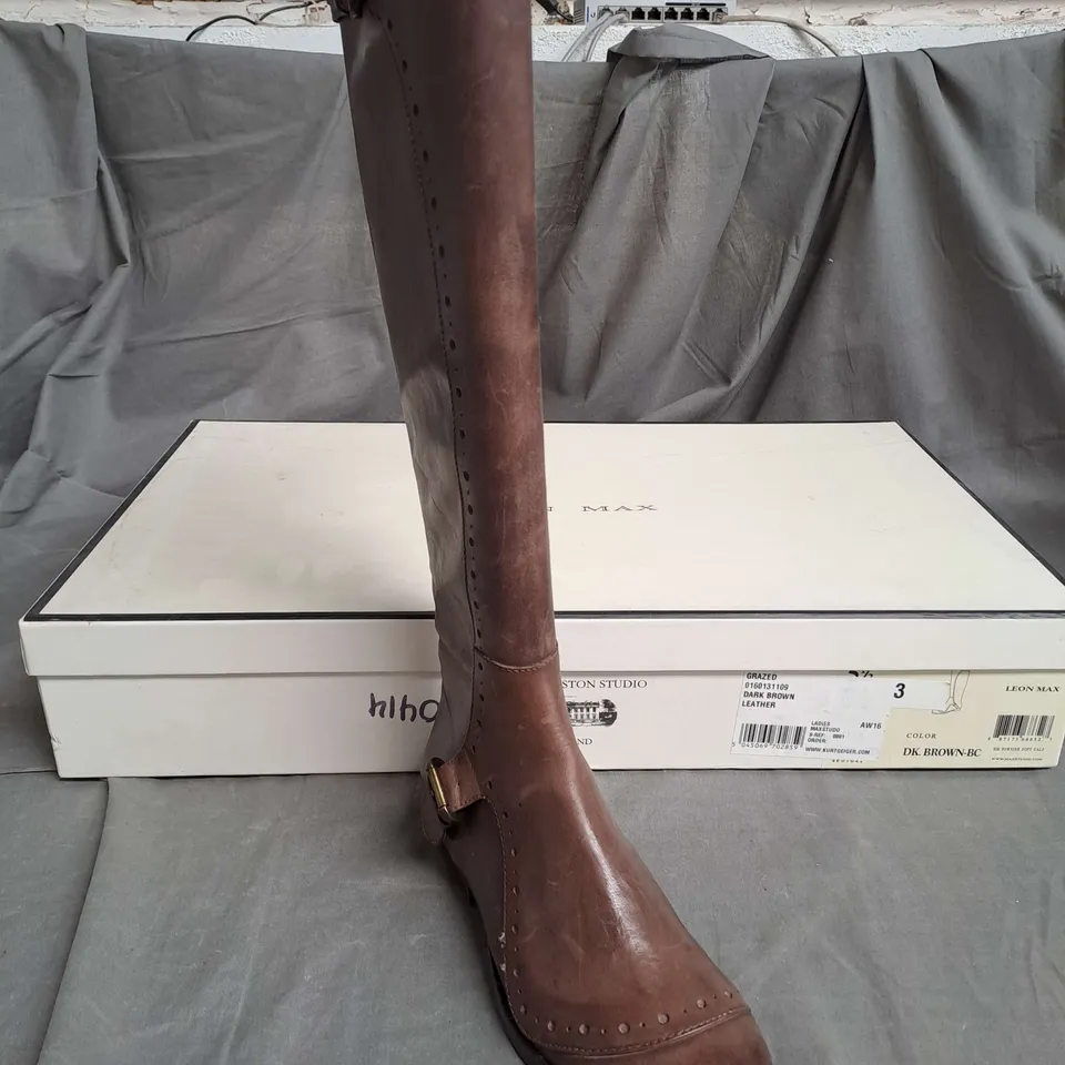 BOXED PAIR OF LEON MAX GRAZED CALF BOOT IN DARK BROWN LEATHER SIZE 3