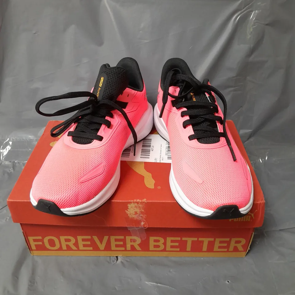 PAIR OF PUMA WOMENS RUNNING SKYROCKET LITE TRAINERS - 7