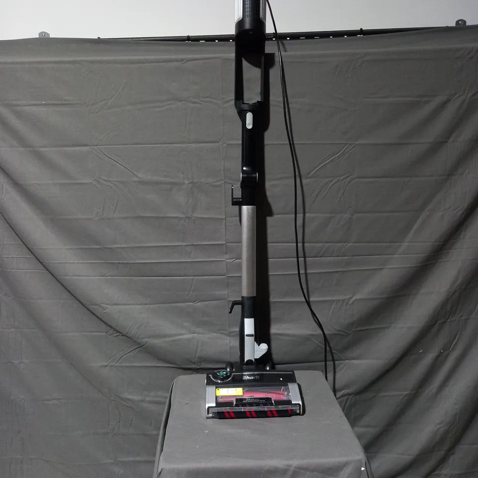 BOXED SHARK CORDED STICK VACUUM CLEANER PET PRO MODEL HZ3000UKT