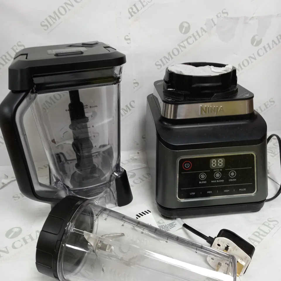 OUTLET NINJA 2 IN 1 BLENDER BN750UK