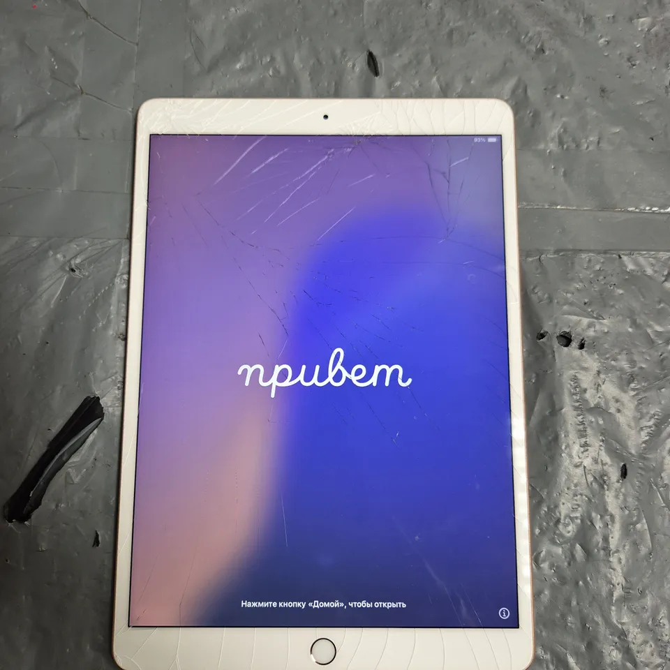 APPLE IPAD AIR A2152
