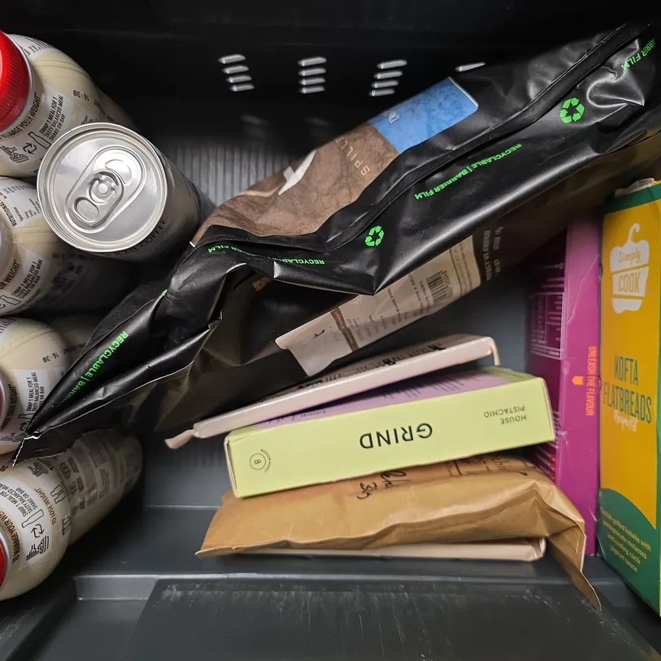 APPROXIMATELY 14 ASSORTED FOOD & DRINK ITEMS TO INCLUDE - ROBINSONS MANGO & ORANGE , TANGO MANGO , MONSTER ZERO SUGAR ETC