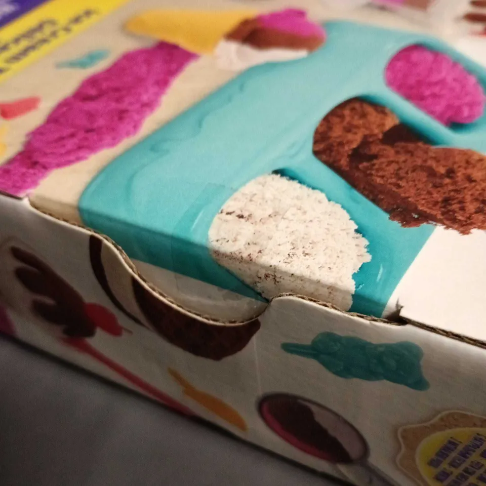 KINETIC SAND ICE CREAM TREATS SET – 1 LB (454 G), PURPLE BOX