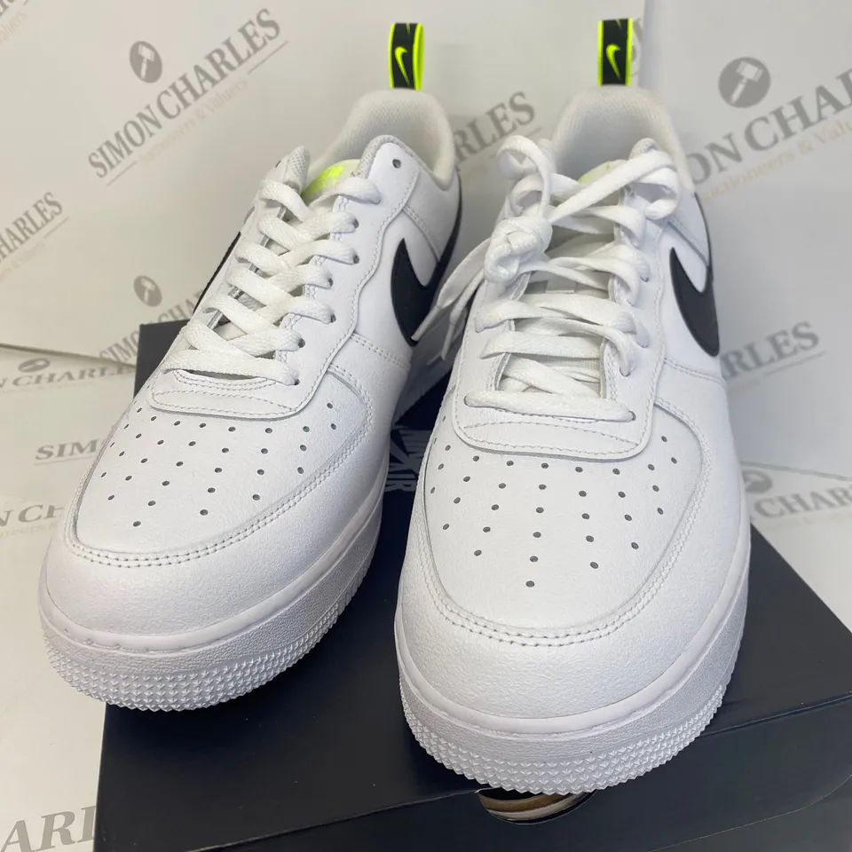 BOXED PAIR OF NIKE AIR FORCE 1 '07 WHITE TRAINERS SIZE 10