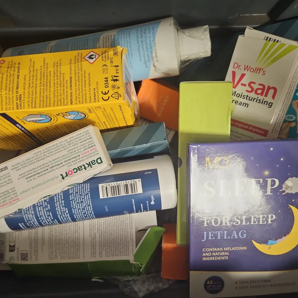 APPROXIMATELY 10 ASSORTED COSMETIC ITEMS TO INCLUDE IQ, BUBBLE, ETC