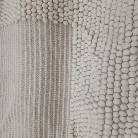 LARGE CREAM RECTANGULAR RUG WITH BOBBLE EFFECT BORDER