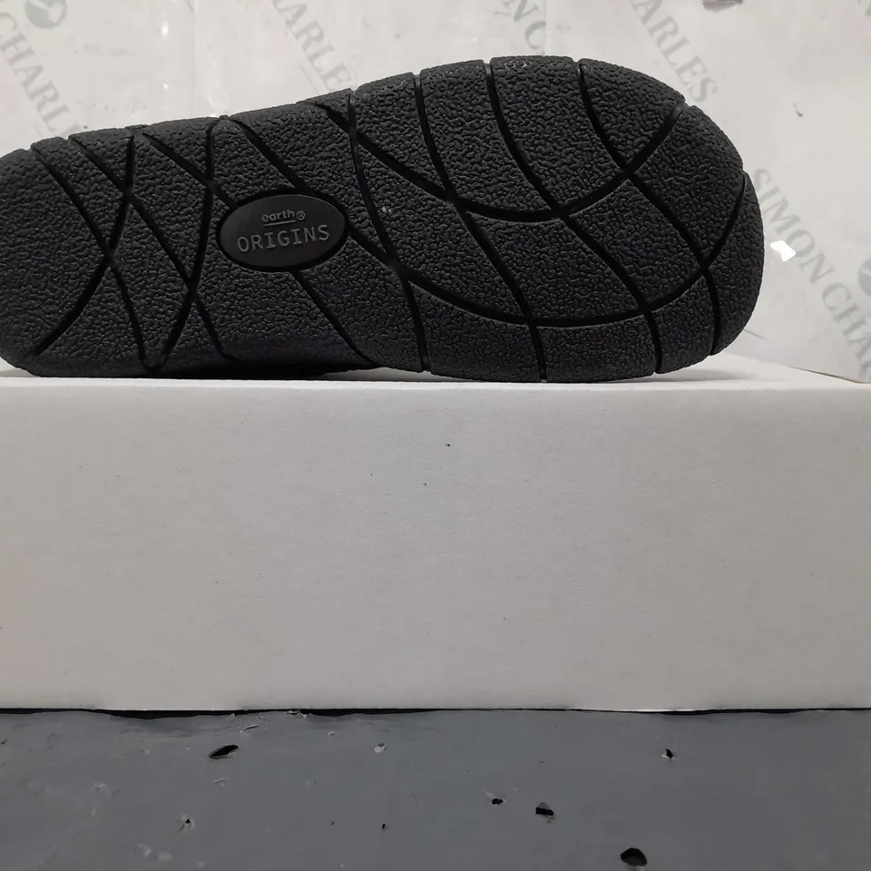 BOXED PAIR OF EARTH ORIGINALS EMMALYN BOOTIES IN BLACK SIZE 5