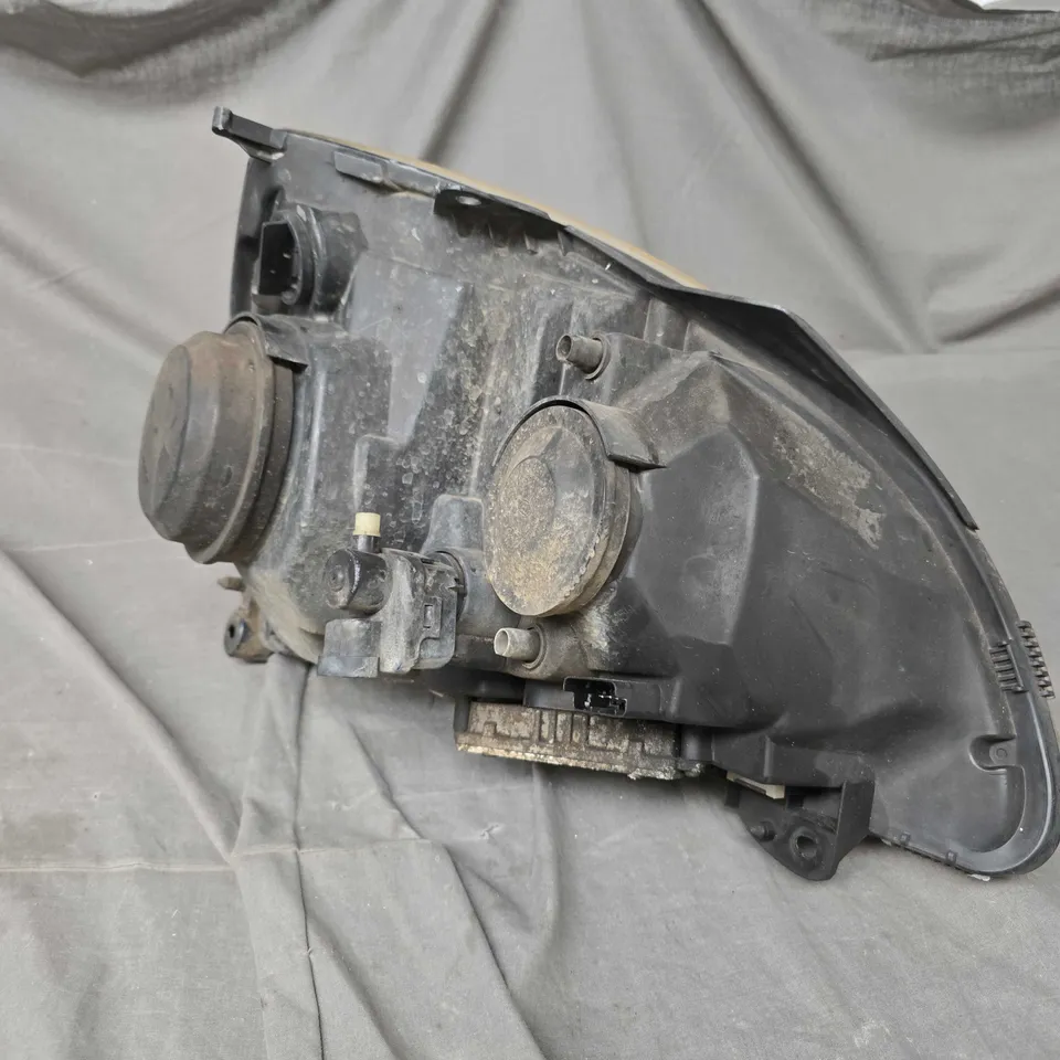 UNBRANDED VEHICLE FRONT HEADLAMP UNIT - MODEL UNSPECIFIED - COLLECTION ONLY 