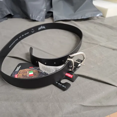 LEVI'S BLACK LEATHER BELT – WITH TAGS