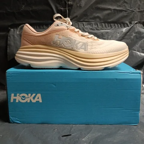 BOXED PAIR OF HOKA BONDI 8 TRAINERS IN CREAM/MULTI SIZE UK 8.5