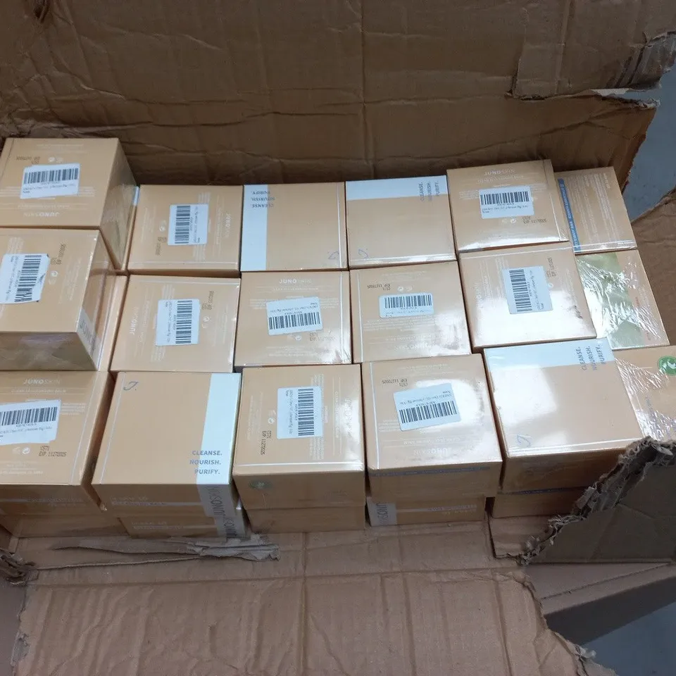 LOT OF APPROXIMATELY 40 SEALED JUNOSKIM CLEAN 10 CLEANSING BALM REMOVERS