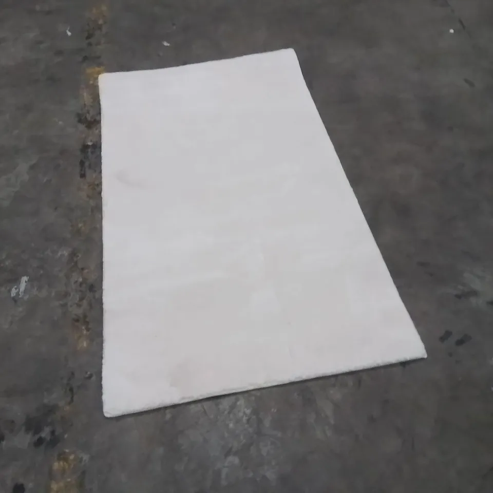 QUALITY DESIGNER AREA RUG - APPROXIMATELY 150X80CM