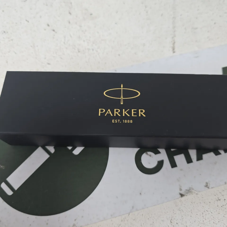 PARKER VENTA STAINLESS STEEL BALLPOINT PEN – PRESENTATION BOX