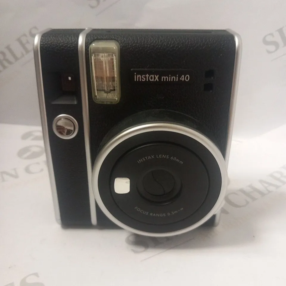BOXED FUJIFILM INSTAX MINI 40 INSTANT CAMERA
