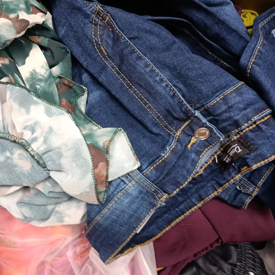 APPROXIMATELY 20 ASSORTED CLOTHING AND FASHION PRODUCTS IN VARIOUS STYLES AND SIZES - COLLECTION ONLY