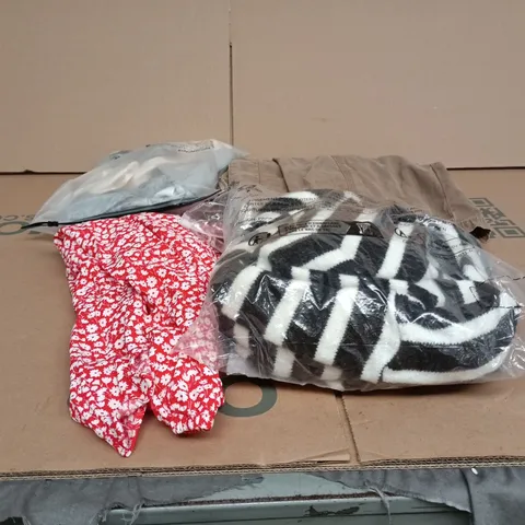 BOX OF APPROXIMATELY 25 ASSORTED CLOTHING ITEMS TO INCLUDE CARGO PANTS, RED/WHITE LADIES TOP, STRIPEY JUMPER ETC