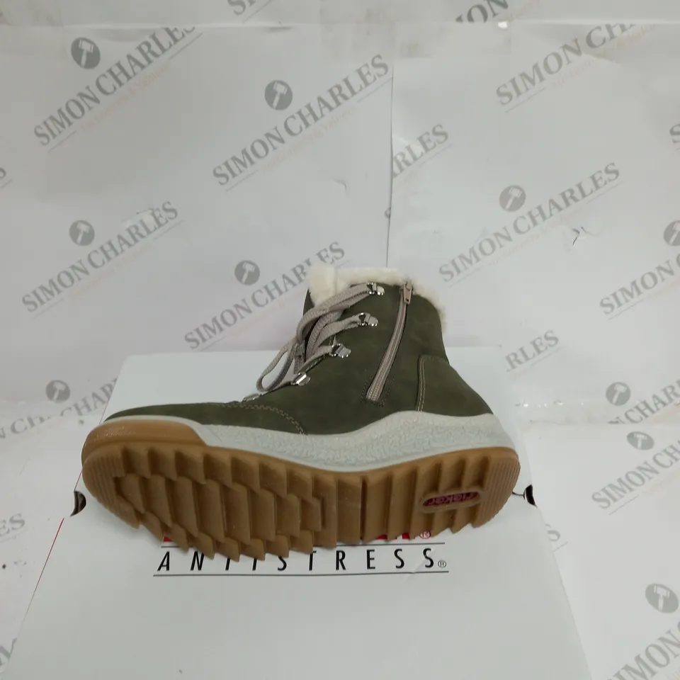 BOXED PAIR OF RIEKER ANTISTRESS BOOTS SIZE EUR 41