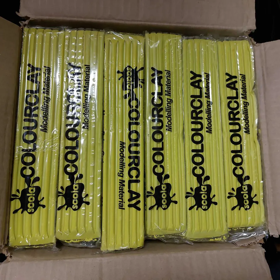 LOT OF APPROX 10 PACKS OF SCOLA MODELLING CLAY IN STONE AND YELLOW - 136KG IN TOTAL