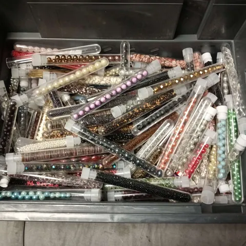 LARGE QUANTITY OF ASSORTED BEAD JEWELRY MAKING ITEMS