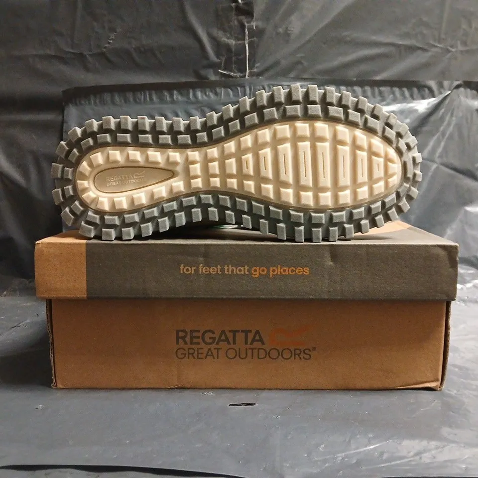 BOXED PAIR OF REGATTA WOMEN'S SHERBOURNE ANKLE BOOTS IN MOONSTRUCK SIZE UK 4