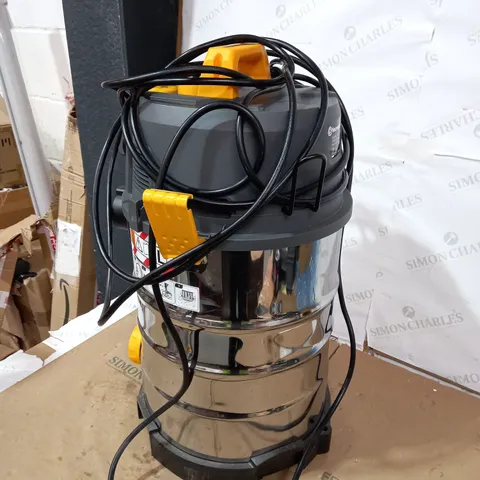 VACMASTER L CLASS DUST EXTRACTOR 240V | INDUSTRIAL WET AND DRY VACUUM CLEANER